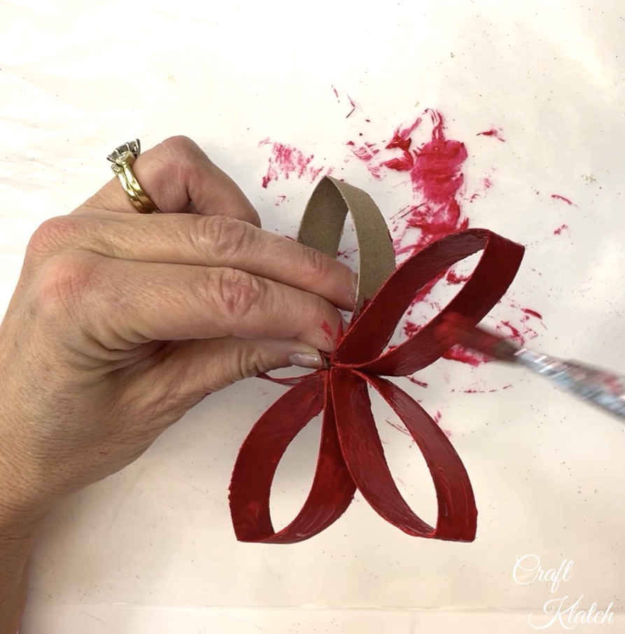 Painting toilet paper roll flower craft red