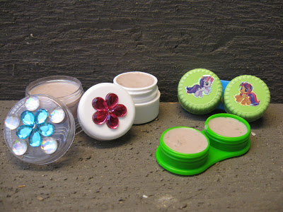 how to make, how to make lipgloss, how to make lip gloss, lipgloss, yummy, make your own, instructions, directions, tutorial, craft, kissing, fun, gift, present, mothers day, beauty, glamour