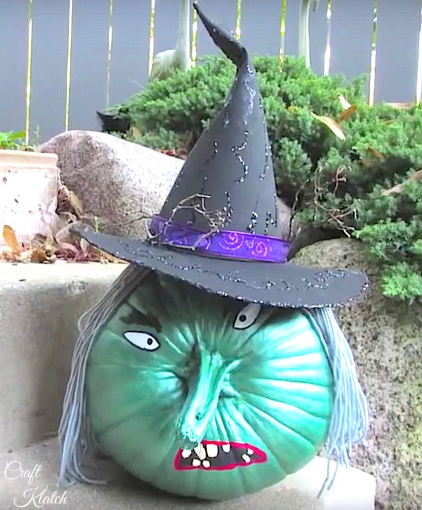 Fun painted pumpkin idea | painted pumpkin witch