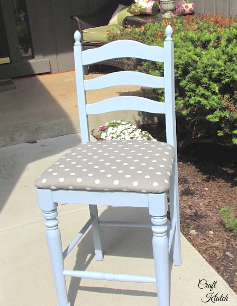 Garbage to gorgeous chair makeover DIY
