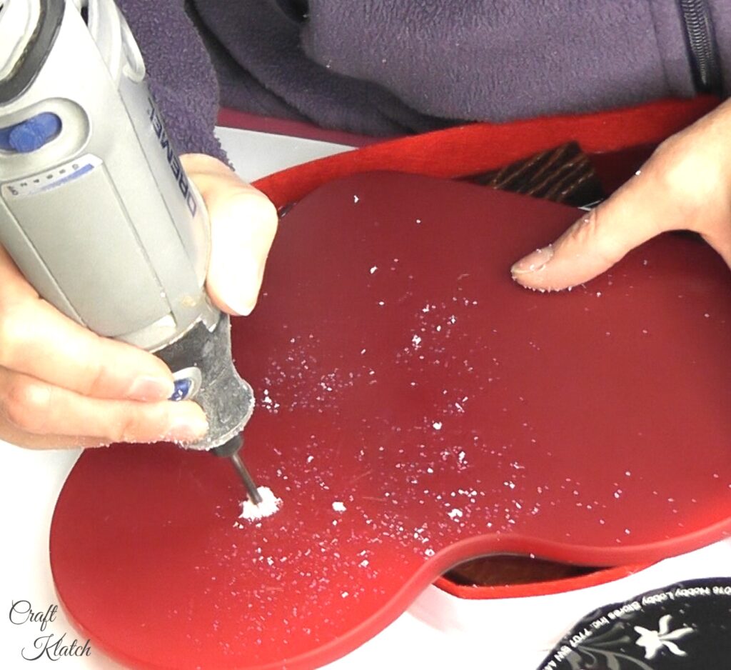 Drill a hole into top of resin candy box copy