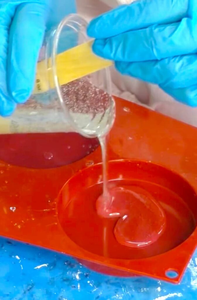 how to make resin coasters by pouring resin into the mold