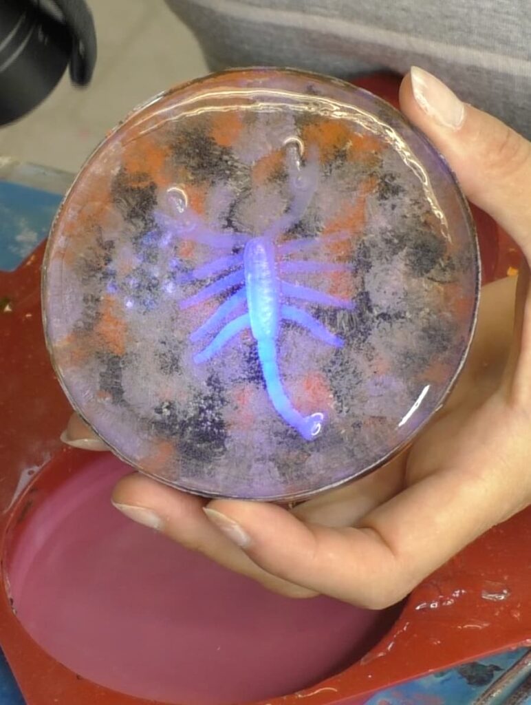 Pouring fast curing resin for coaster