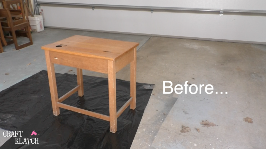 Learn how to makeover a desk using UnicornSpit and Glaze Coat! | furniture | furniture makeover | desk makeover | furniture redo | diy | home decor | Unicorn Spit | #diy #unicornspit #glazecoat #furniture #furnituremakeover #furnitureredo #homedecor #deskmakeover Old desk before makeover