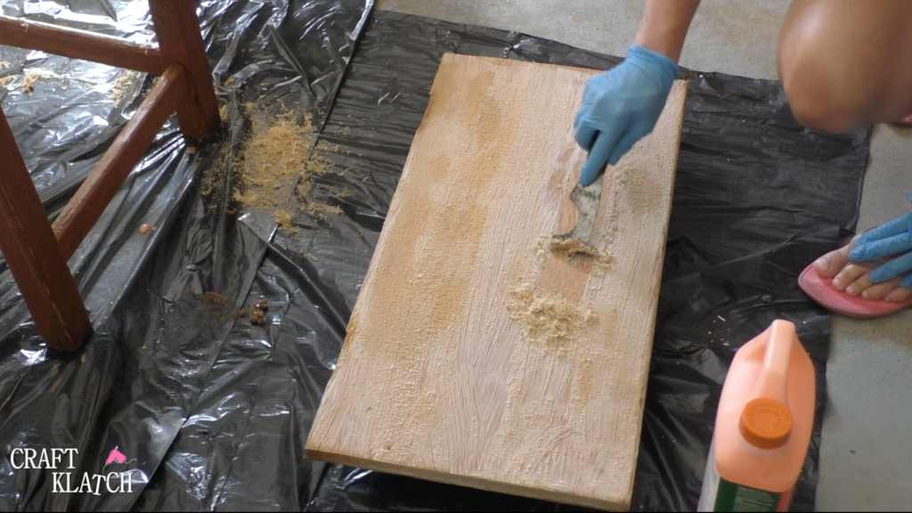 Learn how to makeover a desk using UnicornSpit and Glaze Coat! | furniture | furniture makeover | desk makeover | furniture redo | diy | home decor | Unicorn Spit | #diy #unicornspit #glazecoat #furniture #furnituremakeover #furnitureredo #homedecor #deskmakeover Scraping off finish with a paint scraper after Citrisrip stripper dried