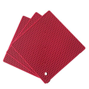 Silicone trivet with honeycomb pattern