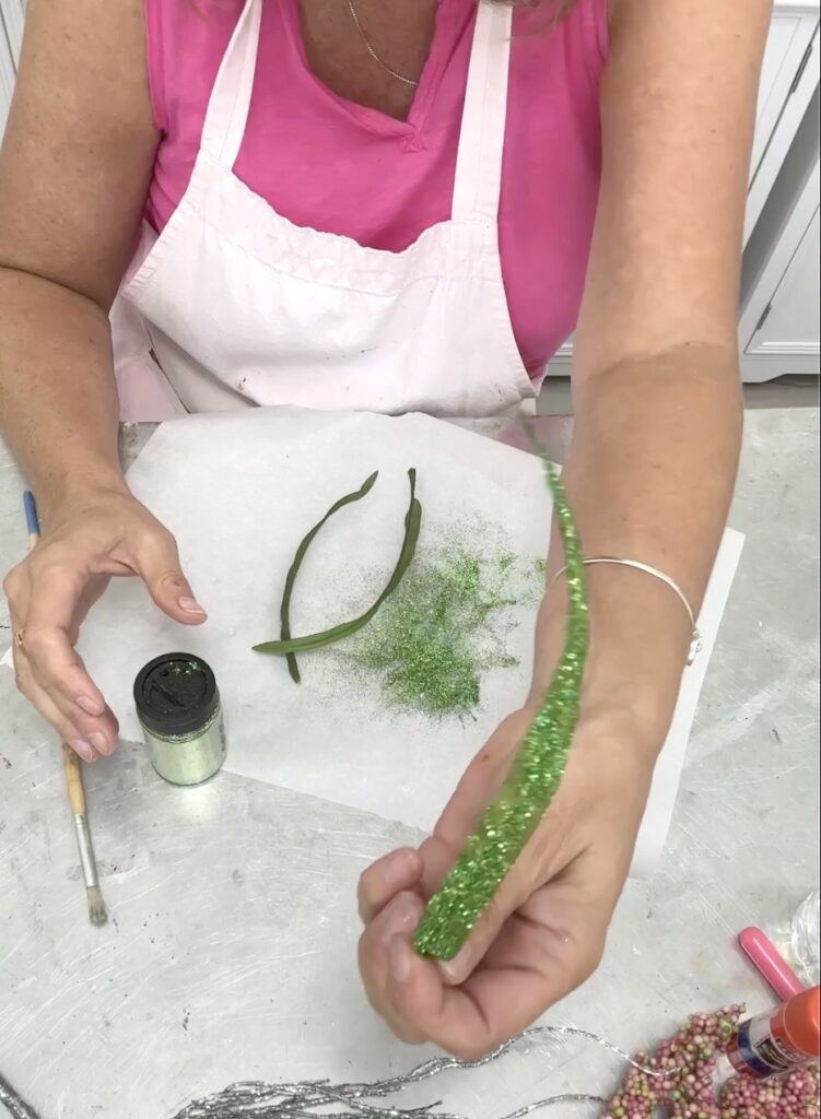 Glittered leaf to use as seagrass