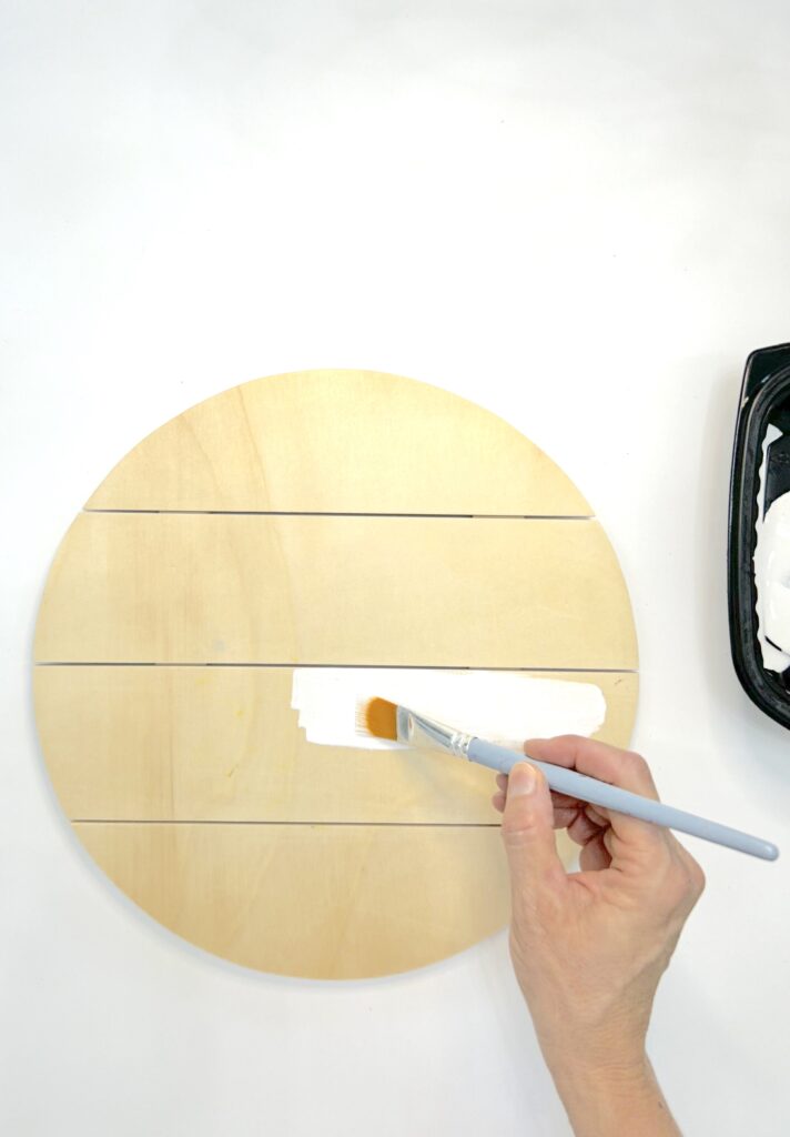 Painting pallet circle white