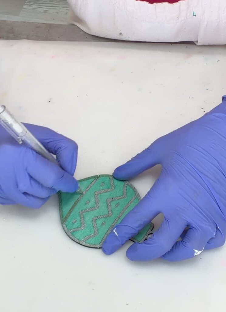 Using gel pen on the wood engraved ornament DIY