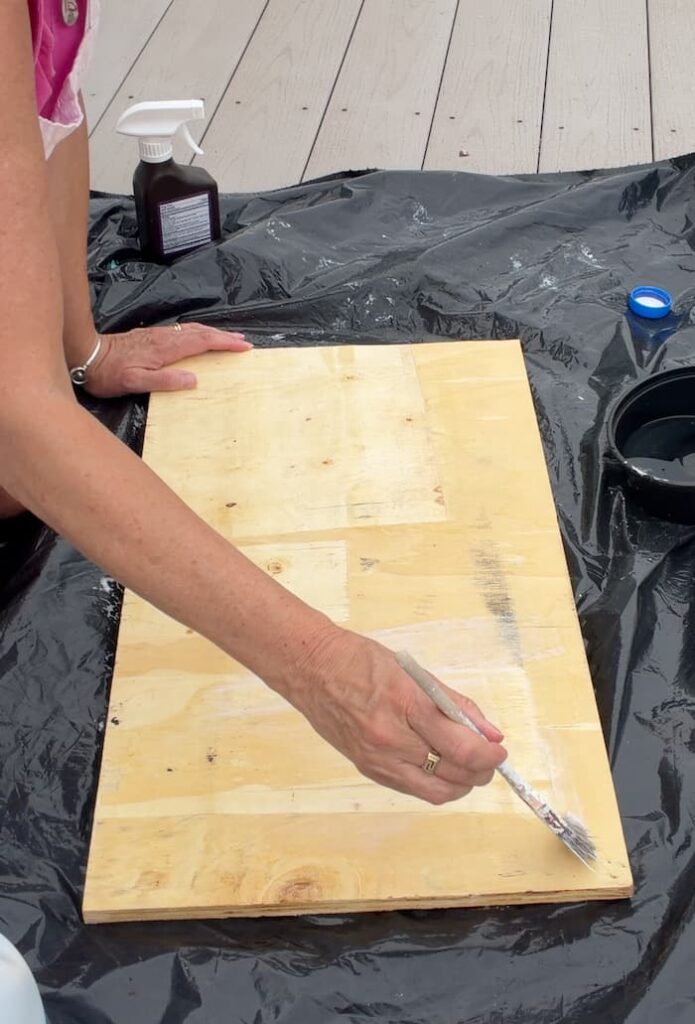 Bleaching the cushion base of the bench
