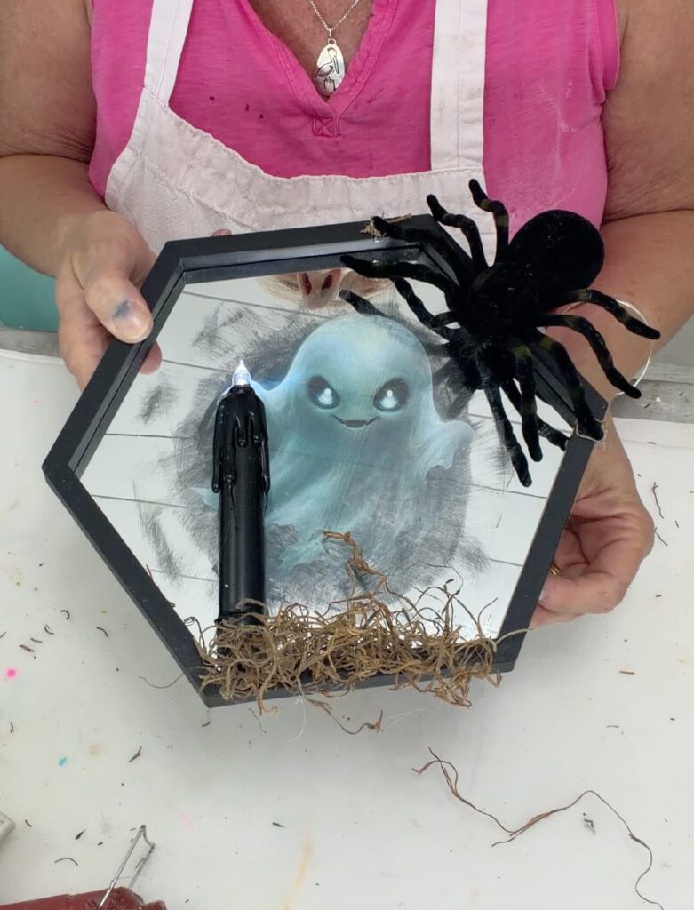 Finished easy Halloween craft with the ghost mirror