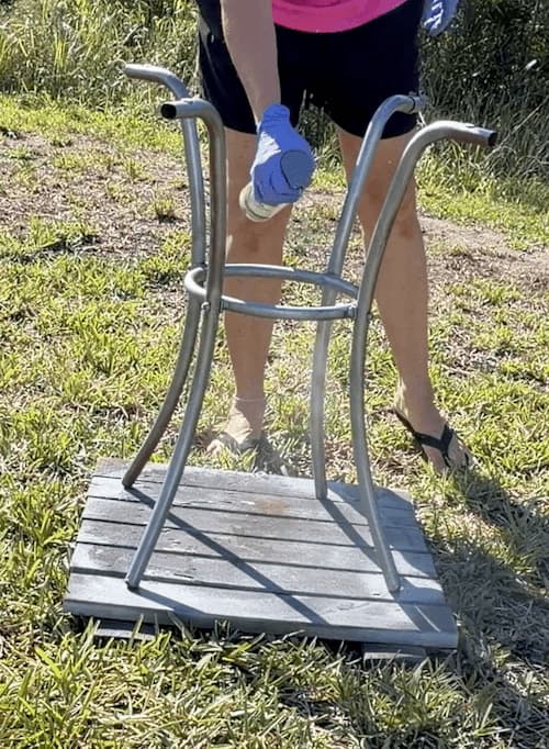 Painting the table base with silver hammered spray paint