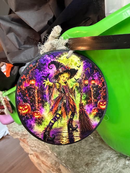 DIY Halloween treats | diy halloween treats tag with girl witch casting a spell